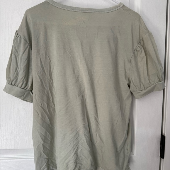 Universal Thread Tan Green Relaxed Short Sleeve T-Shirt - Picture 4 of 5